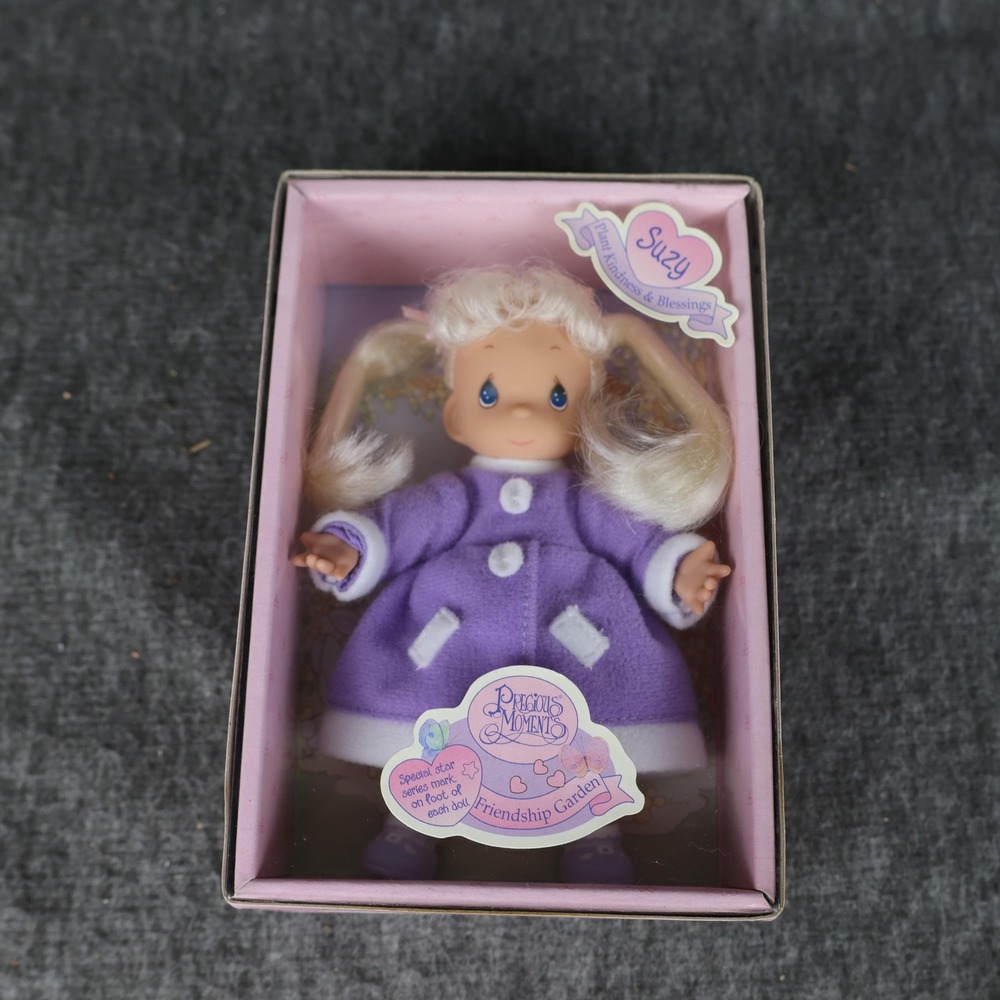 Vintage Precious Moments Friendship Garden Suzy Play Doll 40000 New In Box 1998